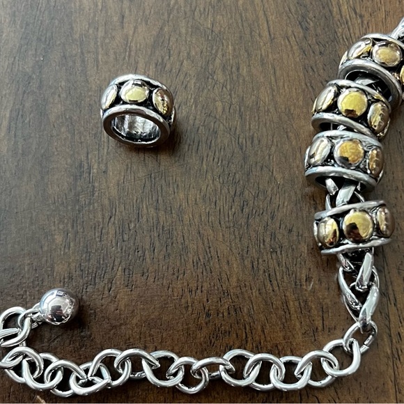 Elegant Two-Tone Necklace - So Versatile! - Picture 4 of 4